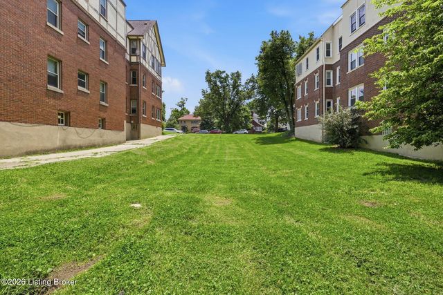 2055 Douglass Blvd, Louisville, KY 40205