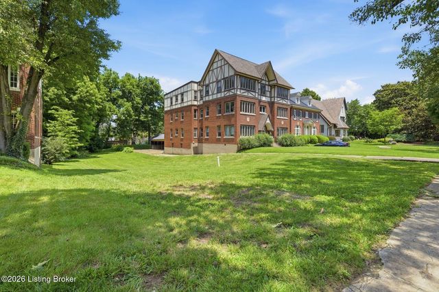 2055 Douglass Blvd, Louisville, KY 40205