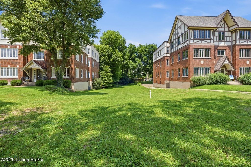 2055 Douglass Blvd, Louisville, KY 40205