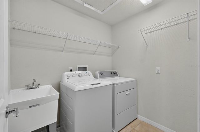 8668 ELDER LANE, Orlando, FL 32827