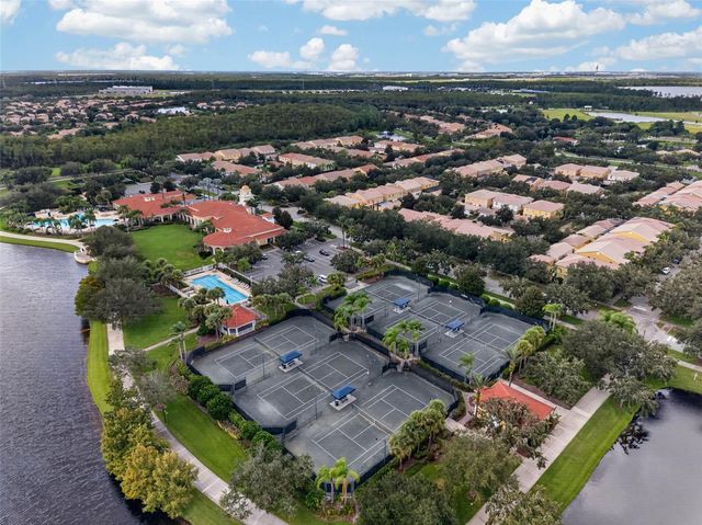 8668 ELDER LANE, Orlando, FL 32827