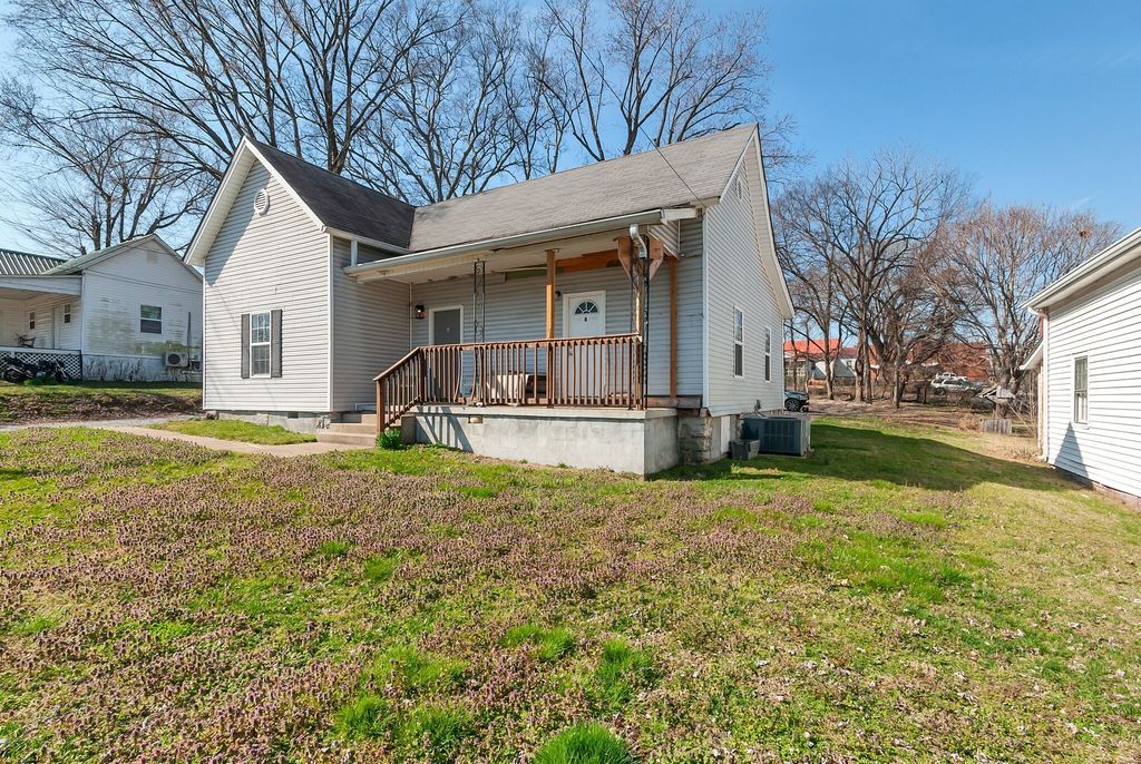 1510 S Main Street, Columbia, TN 38401