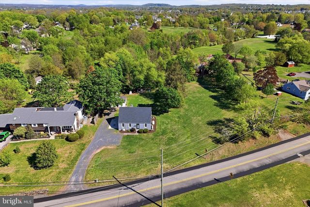 558 GILBERTSVILLE RD, Gilbertsville, PA 19525