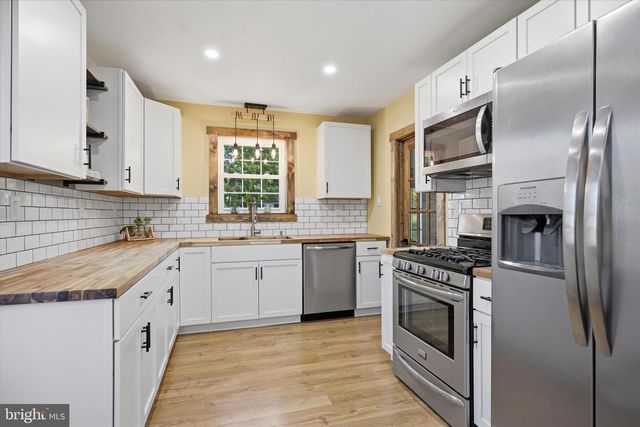 558 GILBERTSVILLE RD, Gilbertsville, PA 19525