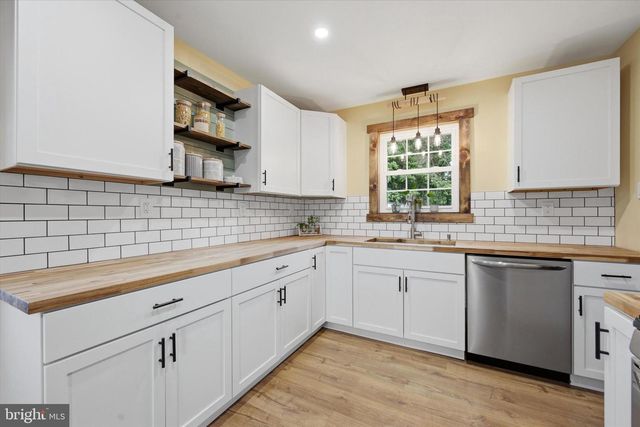 558 GILBERTSVILLE RD, Gilbertsville, PA 19525