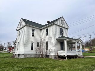 737 Countyline St, New Castle, PA 16101
