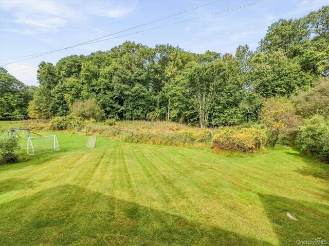 24 Dorchester Drive, Airmont, NY 10952