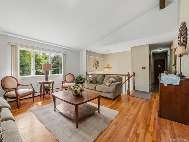 24 Dorchester Drive, Airmont, NY 10952
