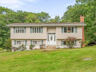 24 Dorchester Drive, Airmont, NY 10952