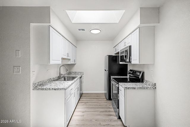 317 W HONONEGH Drive 3, Phoenix, AZ 85027