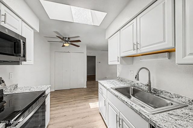 317 W HONONEGH Drive 3, Phoenix, AZ 85027