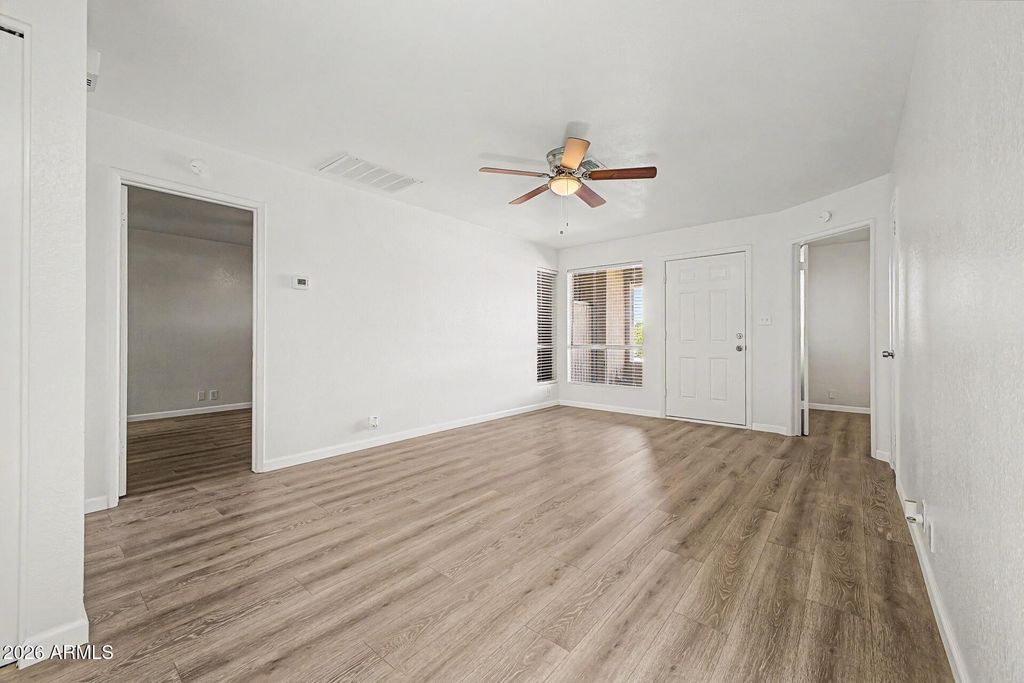 317 W HONONEGH Drive 3, Phoenix, AZ 85027 — photo 4