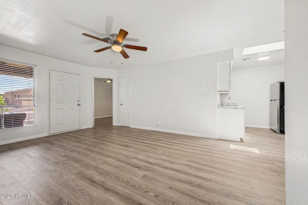 317 W HONONEGH Drive 3, Phoenix, AZ 85027 — photo 5