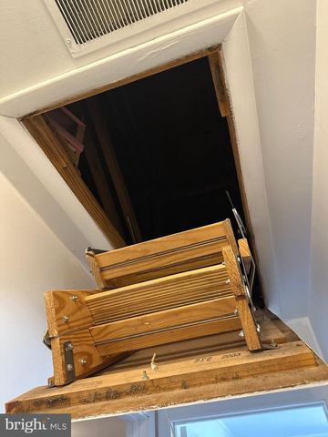 2176 HARBOUR DR, Palmyra, NJ 08065