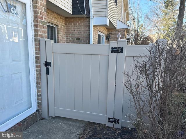 2176 HARBOUR DR, Palmyra, NJ 08065