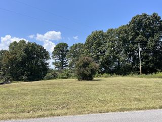 570 Bob Hollow RD, Burns, TN 37029