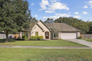 6204 Woodbend Dr, Zachary, LA 70791