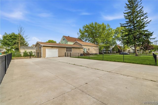 2410 Grand Avenue, Niagara Falls, NY 14301