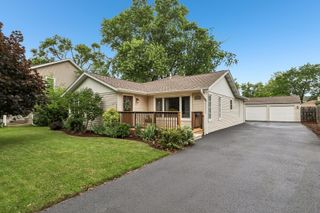 2802 Hawk Lane, Rolling Meadows, IL 60008