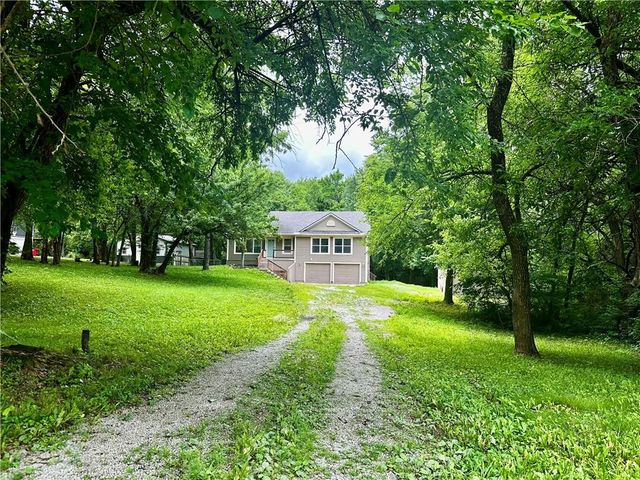530 NW 1891st Road, Kingsville, MO 64061