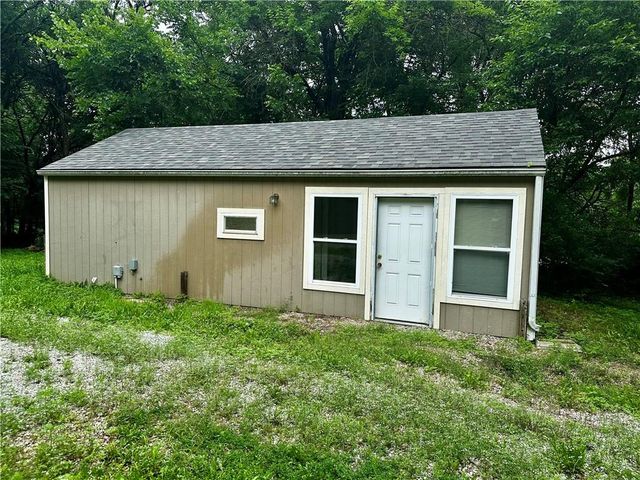 530 NW 1891st Road, Kingsville, MO 64061