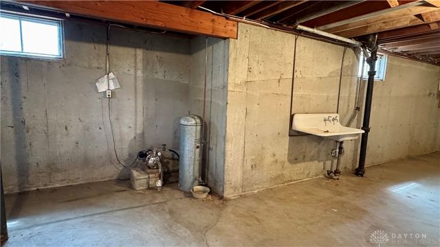 58 Dronfield Road, Troy, OH 45373
