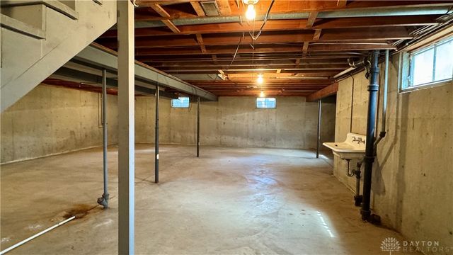 58 Dronfield Road, Troy, OH 45373