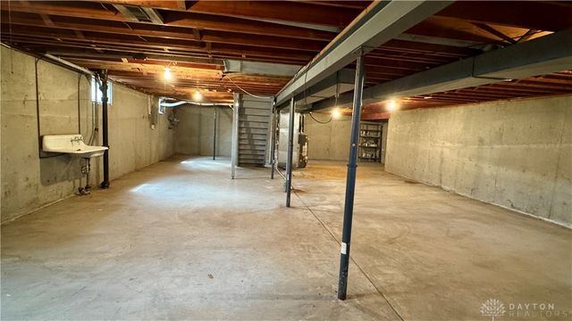 58 Dronfield Road, Troy, OH 45373