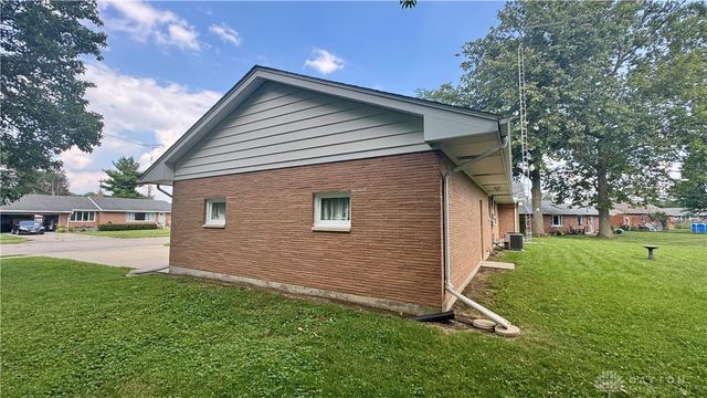 58 Dronfield Road, Troy, OH 45373