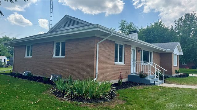 58 Dronfield Road, Troy, OH 45373