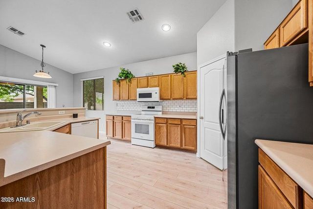9231 W SALTER Drive, Peoria, AZ 85382