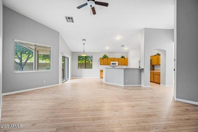 9231 W SALTER Drive, Peoria, AZ 85382