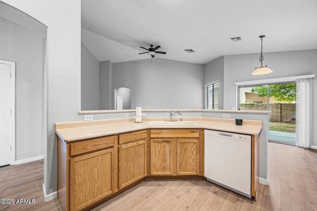 9231 W SALTER Drive, Peoria, AZ 85382