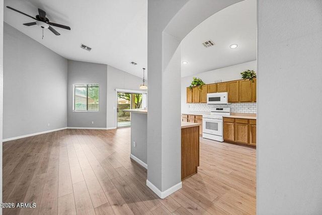 9231 W SALTER Drive, Peoria, AZ 85382