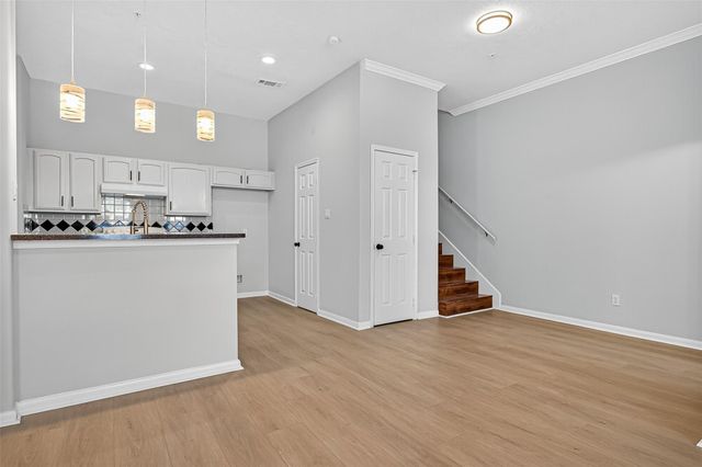 2710 Grants Lake Boulevard L8, Sugar Land, TX 77479