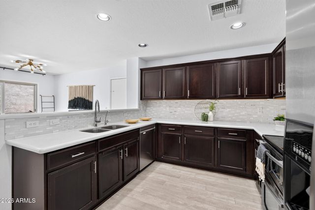 954 S DEERFIELD Lane, Gilbert, AZ 85296