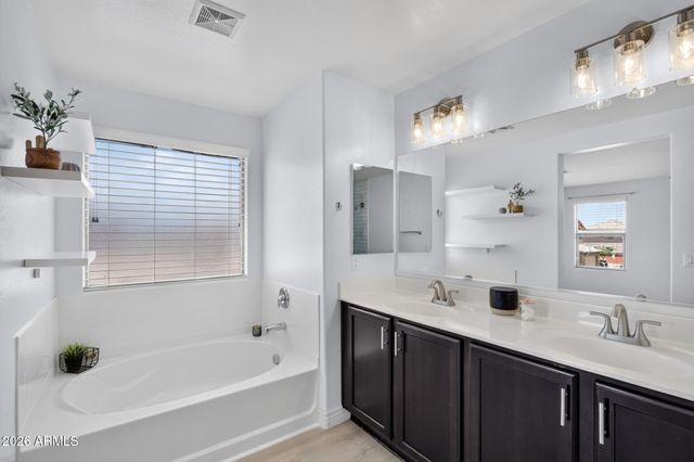 954 S DEERFIELD Lane, Gilbert, AZ 85296