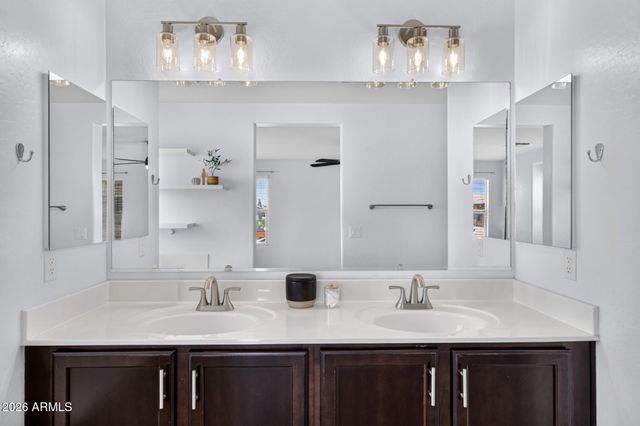954 S DEERFIELD Lane, Gilbert, AZ 85296