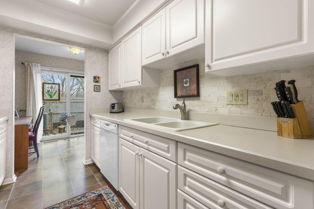 3172 Walden Ravines, Columbus, OH 43221