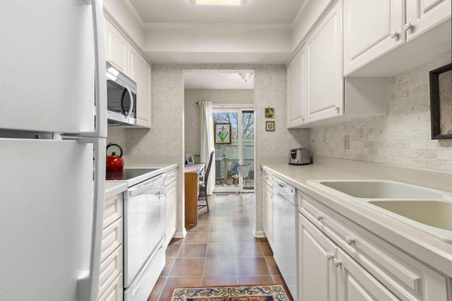 3172 Walden Ravines, Columbus, OH 43221