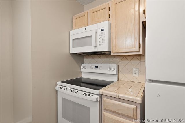 114 Colonial Drive, New Albany, IN 47150