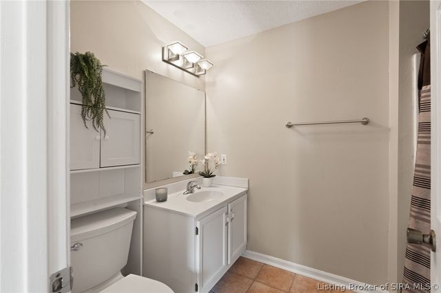 114 Colonial Drive, New Albany, IN 47150