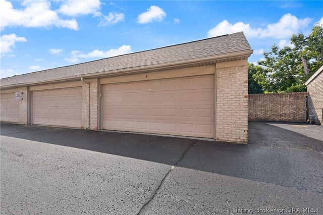 114 Colonial Drive, New Albany, IN 47150