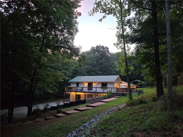 641 Lands End Road, Seneca, SC 29678