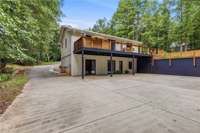 641 Lands End Road, Seneca, SC 29678