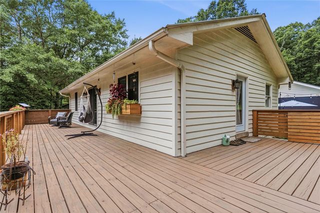 641 Lands End Road, Seneca, SC 29678