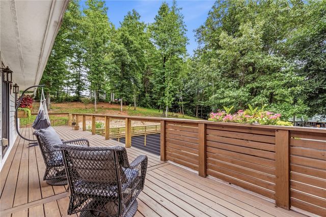 641 Lands End Road, Seneca, SC 29678
