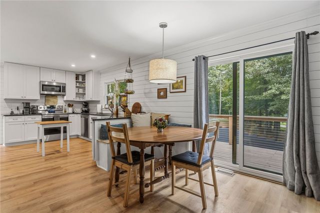 641 Lands End Road, Seneca, SC 29678