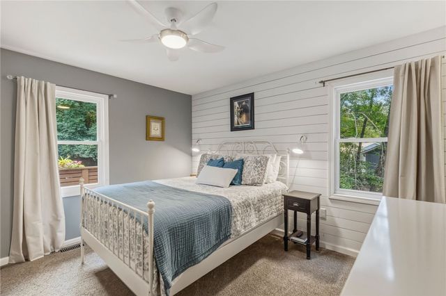641 Lands End Road, Seneca, SC 29678