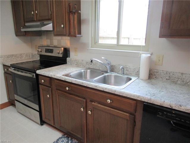 1805 Saint Regis CIR, Virginia Beach, VA 23453
